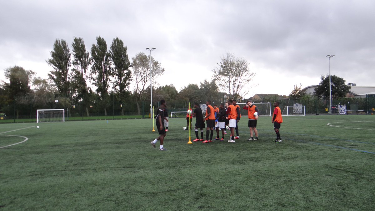ILCS_FA's tweet photo. Inner London County Schools FA is looking for male players aged 16-18 to represent London at football. If you think this is for you and would like to trial, this Sunday (21st Oct), contact us on twitter or email at sjbcfootball@gmail.com https://t.co/t7kcZlJwwt