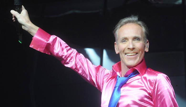 moustiquemag's tweet photo. Plastic Bertrand....On connaît de lui quelques tubes planétaires mais rien de l'homme qui a enfilé le déguisement du chanteur et de l'animateur. Et bien on en saura plus ce soir dans #69rtbf @rtbf ! https://t.co/0awR65s3xV https://t.co/IA0iSzmgu7