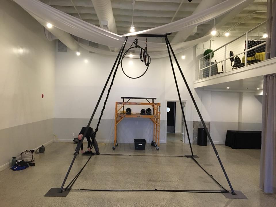 Featacrobatics's tweet photo. A beautiful site indeed, kind of like the calm before the storm. #aerialrigging #aerialhoop https://t.co/eOTgE4f2K9