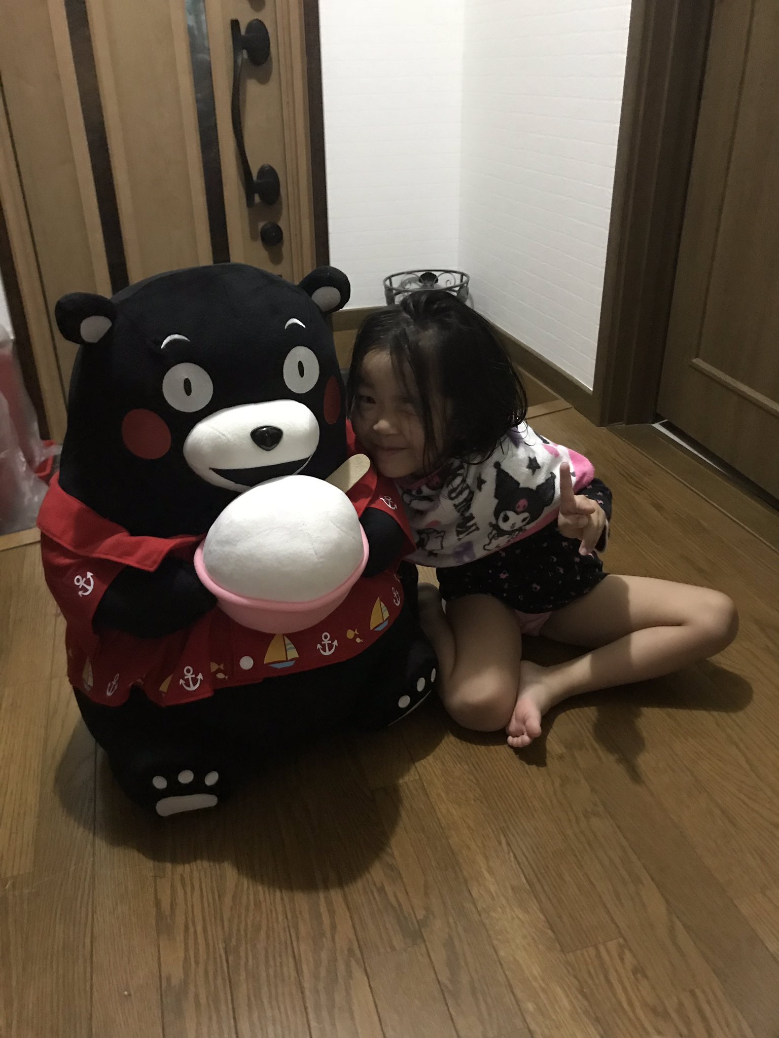 ヒョンマネ Bts 今日くまモンの特大ぬいぐるみが当たった ユンギさんが くまモン好きだから応募してら当たるなんて T Co Ub7qqb5ktn Twitter
