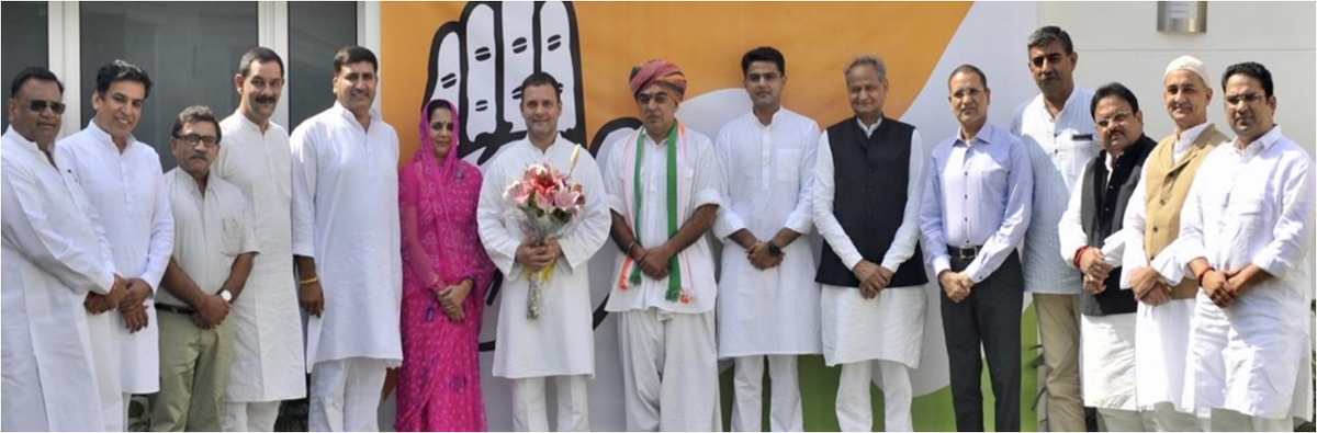 Rajesh_INC1's tweet photo. देश के सशक्तिकरण में भागीदार होने के लिए भाजपा के संस्थापक सदस्य श्री जसवंत सिंह जी के सुपुत्र श्री मानवेन्द्र सिंह जी, कांग्रेस में शामिल हो गए हैं। "भाजपा मुक्त भारत" की ओर कदम बढ़ाने के लिए श्री मानवेन्द्र सिंह जी को साधुवाद।
#PowerToCongress #CongressJanJanKeLiye #Rajasthan https://t.co/xm6wxH8vjG