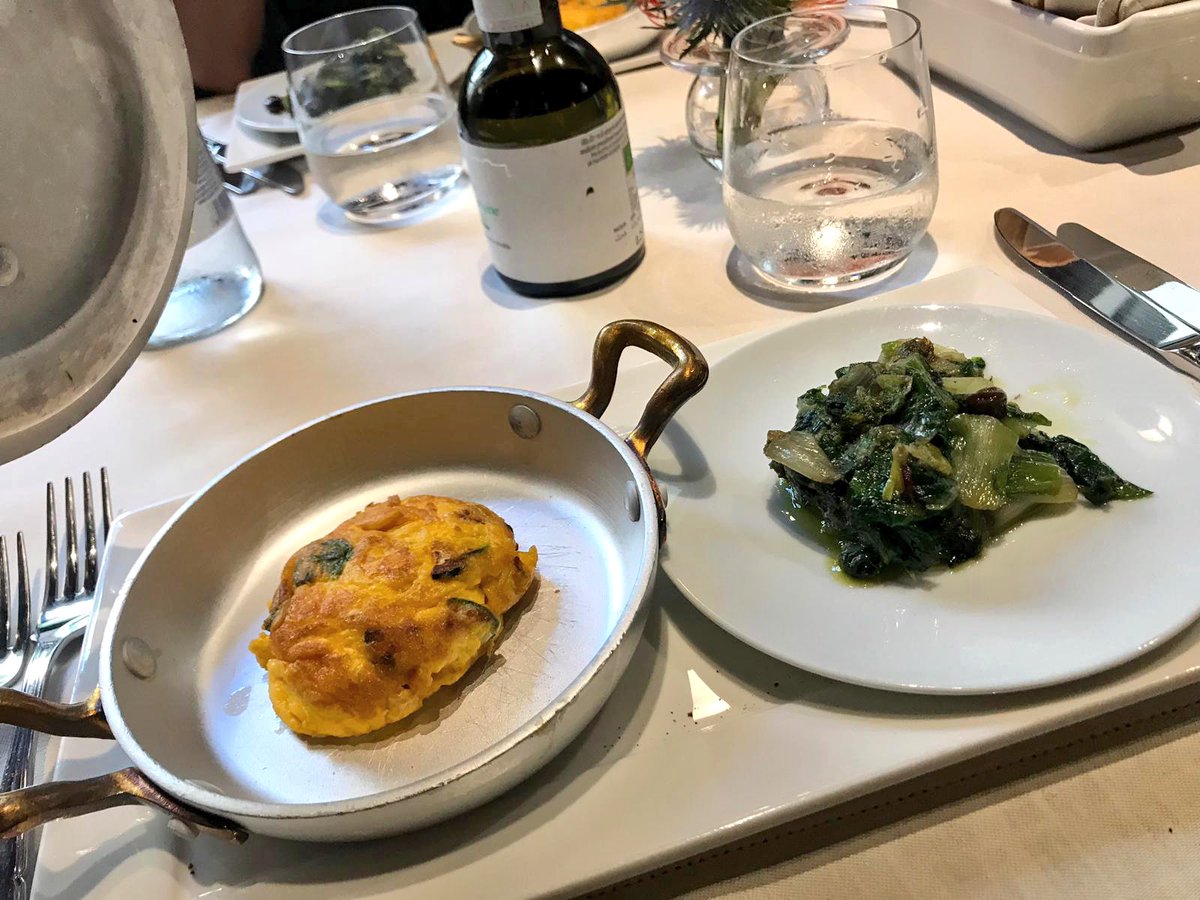 chef_vs's tweet photo. When you are hungry and this is your lunch...But isn’t it so cute ? 🍳 #foodlover #lunch #assaggia #roma #fuorisedearoundrome #october #lunchisserved #tasty #yummy #hungry https://t.co/RglserqKE0