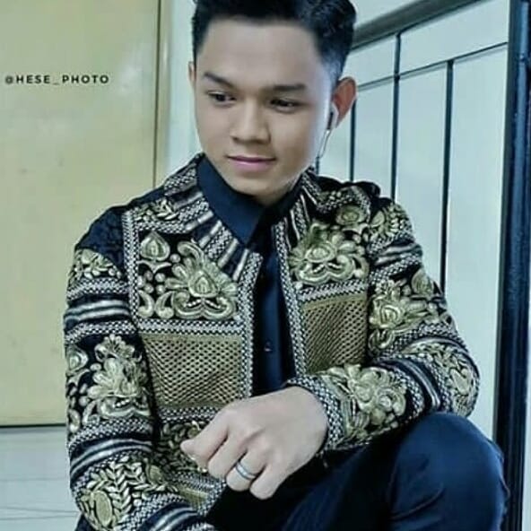 Kamilaeni2's tweet photo. @abi_kdi sang bintang kita akan menyinari masyarakat Sidrap malam hari ini dengan cahaya bintang nya #AbiOffAirRappang https://t.co/8HlDyLsbZc