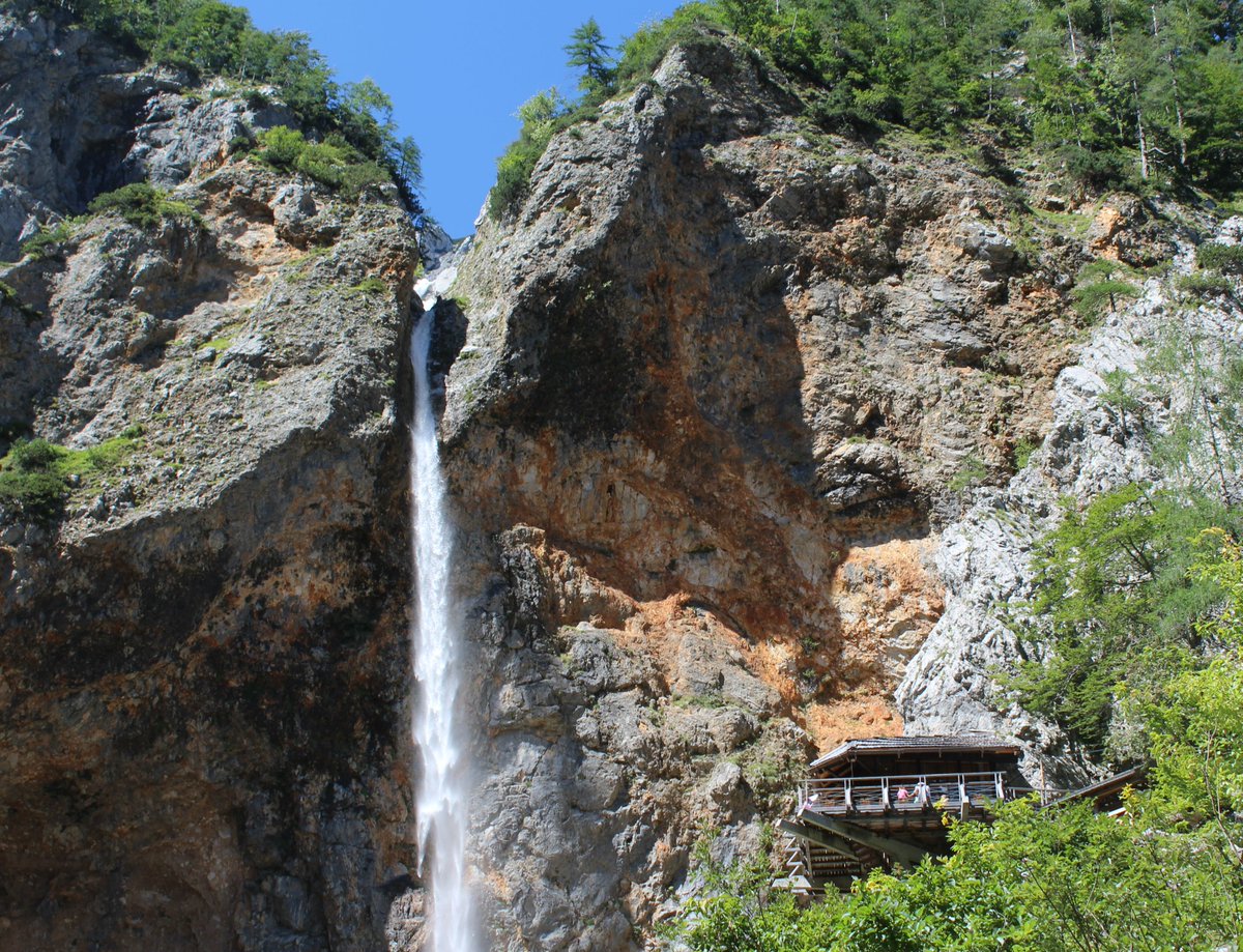 Weet jij in welke #vallei deze #waterval is?
#weetjij #mijnslovenie