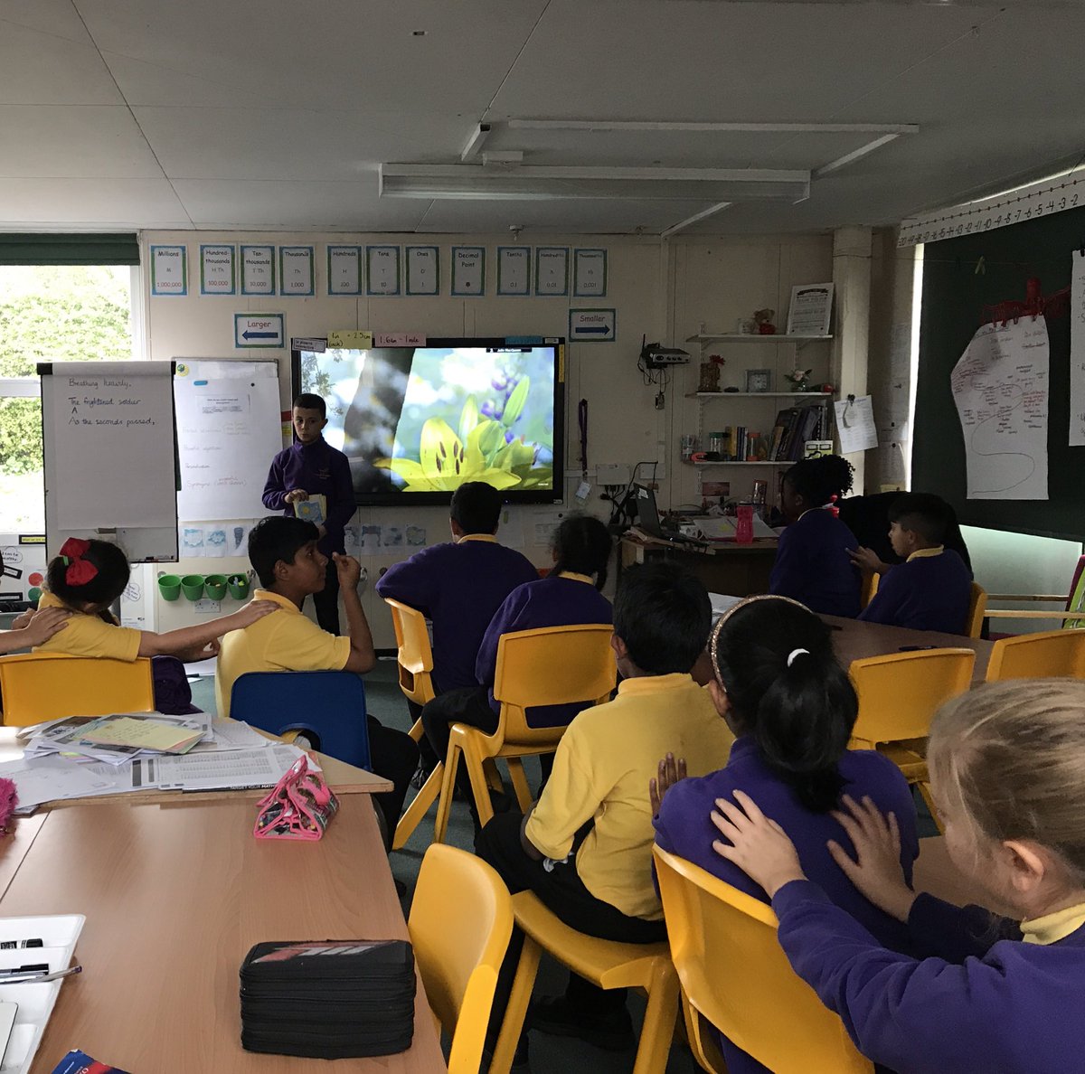 EduMissM's tweet photo. A calm and mindful start to this afternoon with peer #massage in #WalnutClassLHS @LHSNurture #Year6LHS https://t.co/5YI5ozN6jU