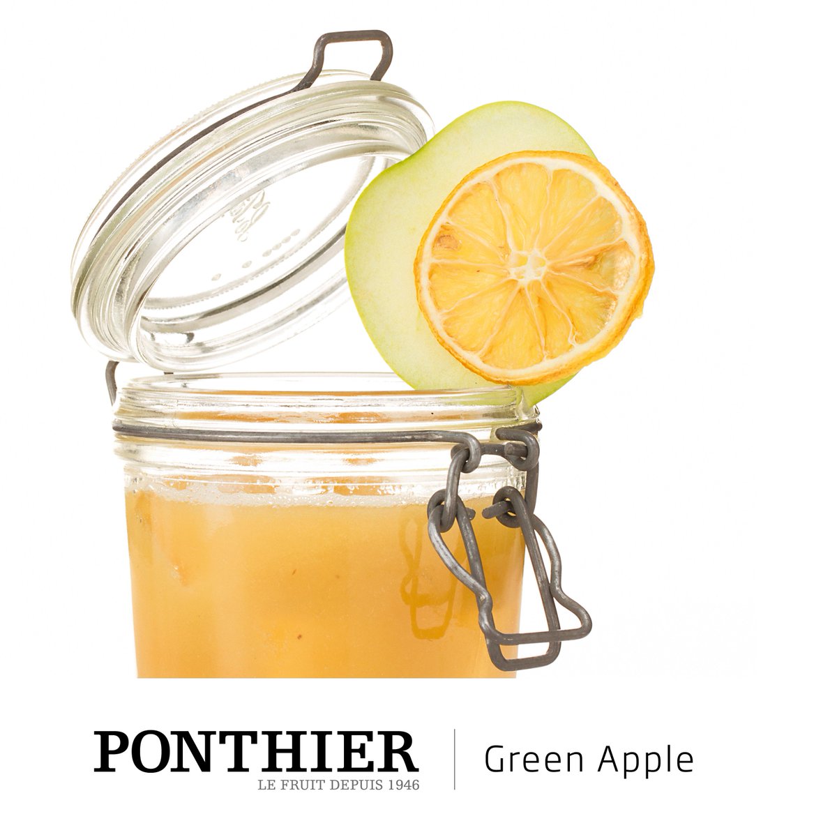 A delicious refreshing cocktail based on PONTHIER green apple puree and white tea! Photo (c)Adeline Monnier