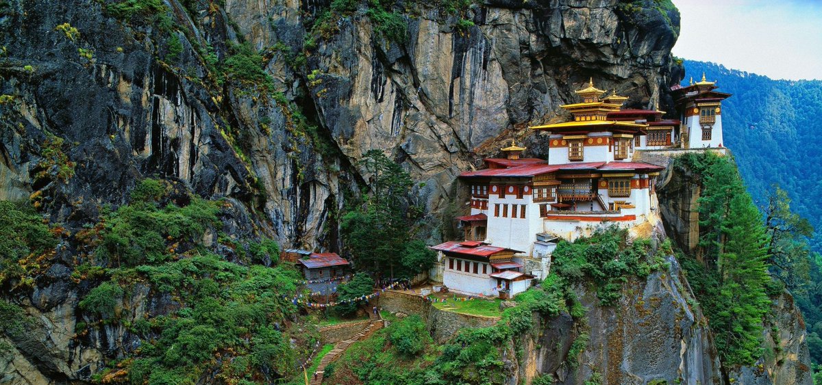 talktoptourist's tweet photo. Hidden Happiness! #DiscoverDestinations The Secret Kingdom of #Bhutan could be the answer to your prayers #trekking #mountains #Himalayas #adventuretravel #Wanderlust #holidays #tours #Travel #Asia @AsiaEscapades @drukanddrukpa @wildMtadventure @SamdrupA https://t.co/QrYPKtpvpf