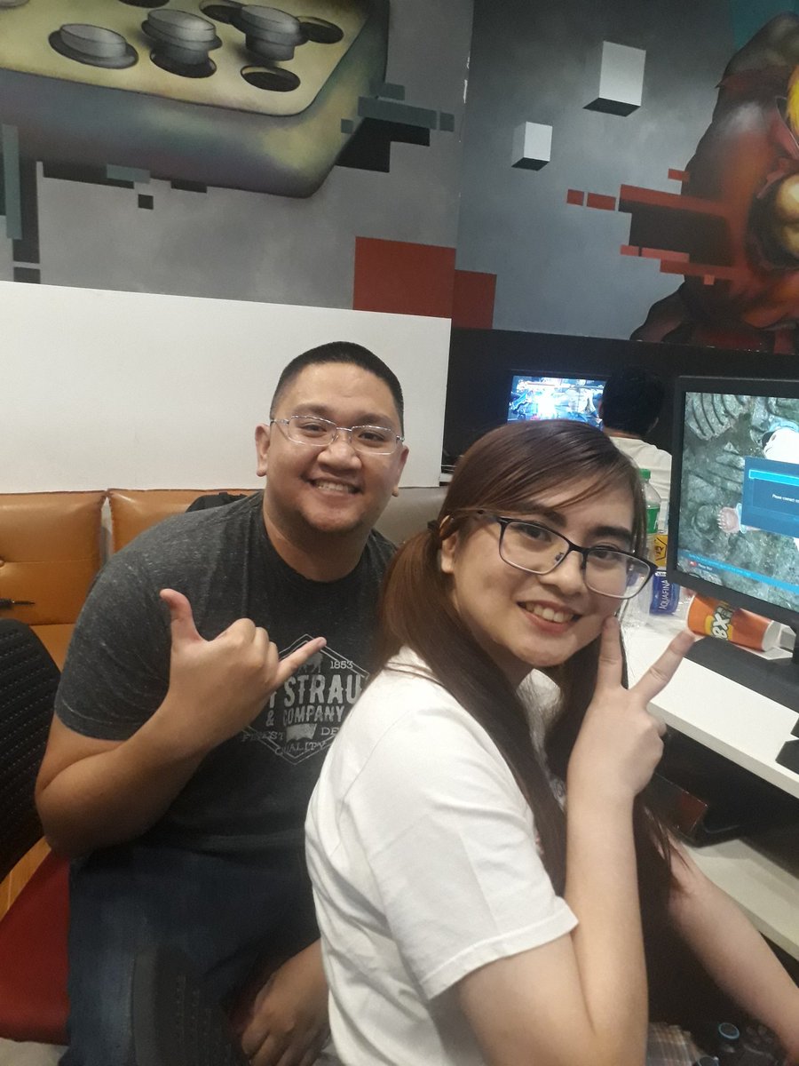 SenDCBruh's tweet photo. I just met @RikuCasts at Road to nationals. A Fast learner in tekken 7 and she already has some combos! The Girl has potential! It was nice meeting you! #GamerMentality https://t.co/lDA0ZeCD5c