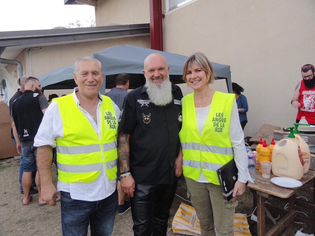 Samedi dernier avait lieu pour la 2e fois le @barb_n_rock organisé par les @beardedvillainsfr 
Cet évènement caritatif nous a permis de récolter 4 000€ pour l’association <a href="/LesAngesDeLaRue/">Les Anges de la Rue</a> qui vient en aide aux sans-abris.
instagram.com/p/Bo_md5_H4wN/…