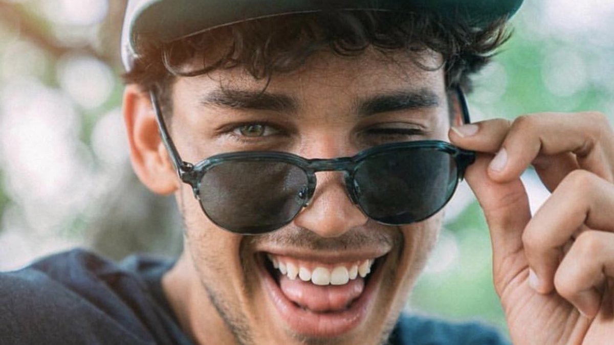 MemFamVision's tweet photo. Just living it up in #OriginalPenguin #sunglasses!  Come see the Original Penguin #eyewear collection, available in #Memphis at both of our optical boutiques!! https://t.co/9ipfMK26KP