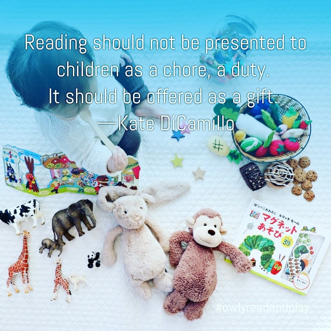 OwlyReadAndPlay's tweet photo. Reading should not be presented to children as a chore, a duty. It should be offered as a gift. —Kate DiCamillo

ลูกจะรักการอ่านหรือไม่ก็อยู่ที่การนำเสนอของพ่อแม่นะคะ
#reading #เลี้ยงลูกด้วยนิทาน 
#เลี้ยงลูกตามใจสมอง #readingroutine https://t.co/LsZCzeUXg2