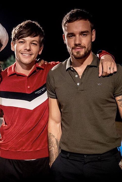 1D_DailyNews's tweet image. I AM THRIVING. 
THIS LILO CONTENT IS FUCKING AMAZING IM SO HAPPY 

THIS IS WHAT WE DESERVE AFTER #1000DaysWithout1D and #8YearsofOneDirection 💪🏻💪🏻💪🏻