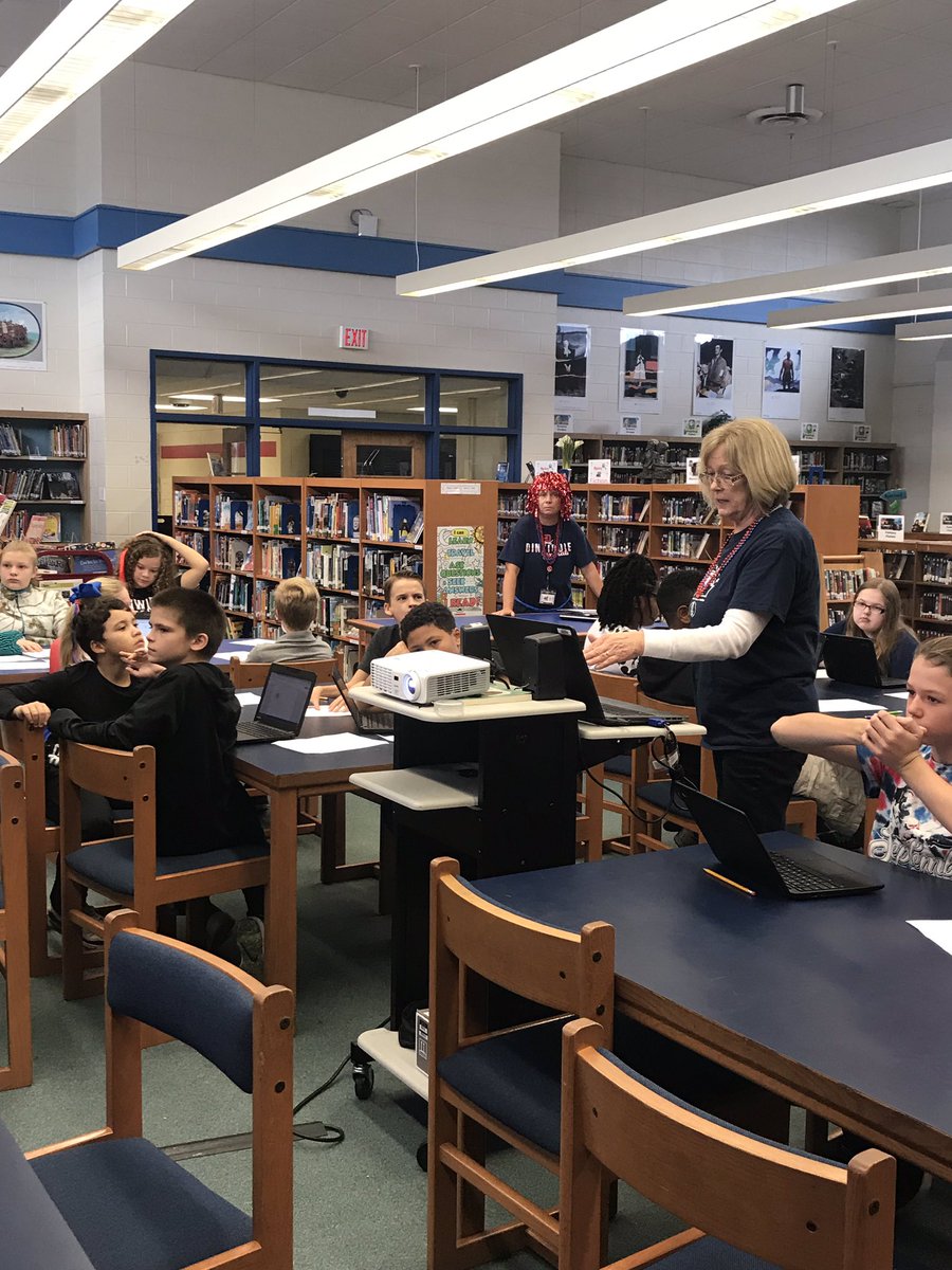 dmsdcps's tweet image. Ms Mellick and Ms Bartlett working with students on creating Atom brochures. #DMSGens #DMSLib