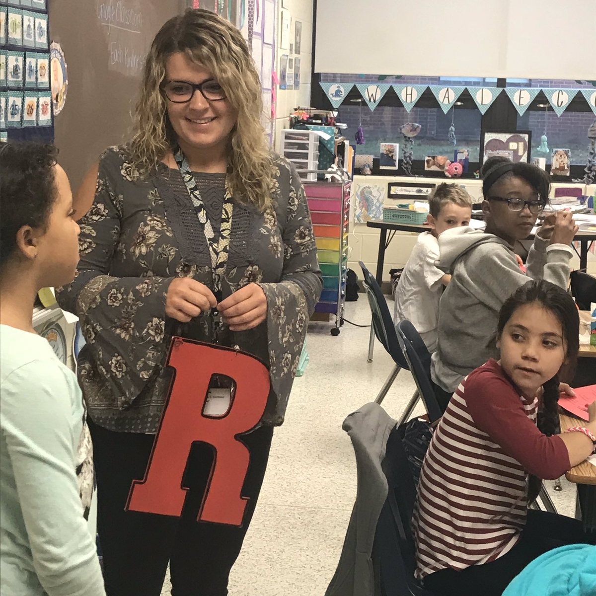 DaylaBrown_VTSS's tweet photo. Hung out with @SalemESVB students during morning announcements! Congratulations to @kelsie_barbour’s 5th grade class for receiving the Big Red R today from Ms. Thornton’s class for this month’s #respectchallenge 🙌🏽 #schoolculture #studentvoice #RamsCode @SalemShuffle @PBIS4VB https://t.co/uonqMQiKwA