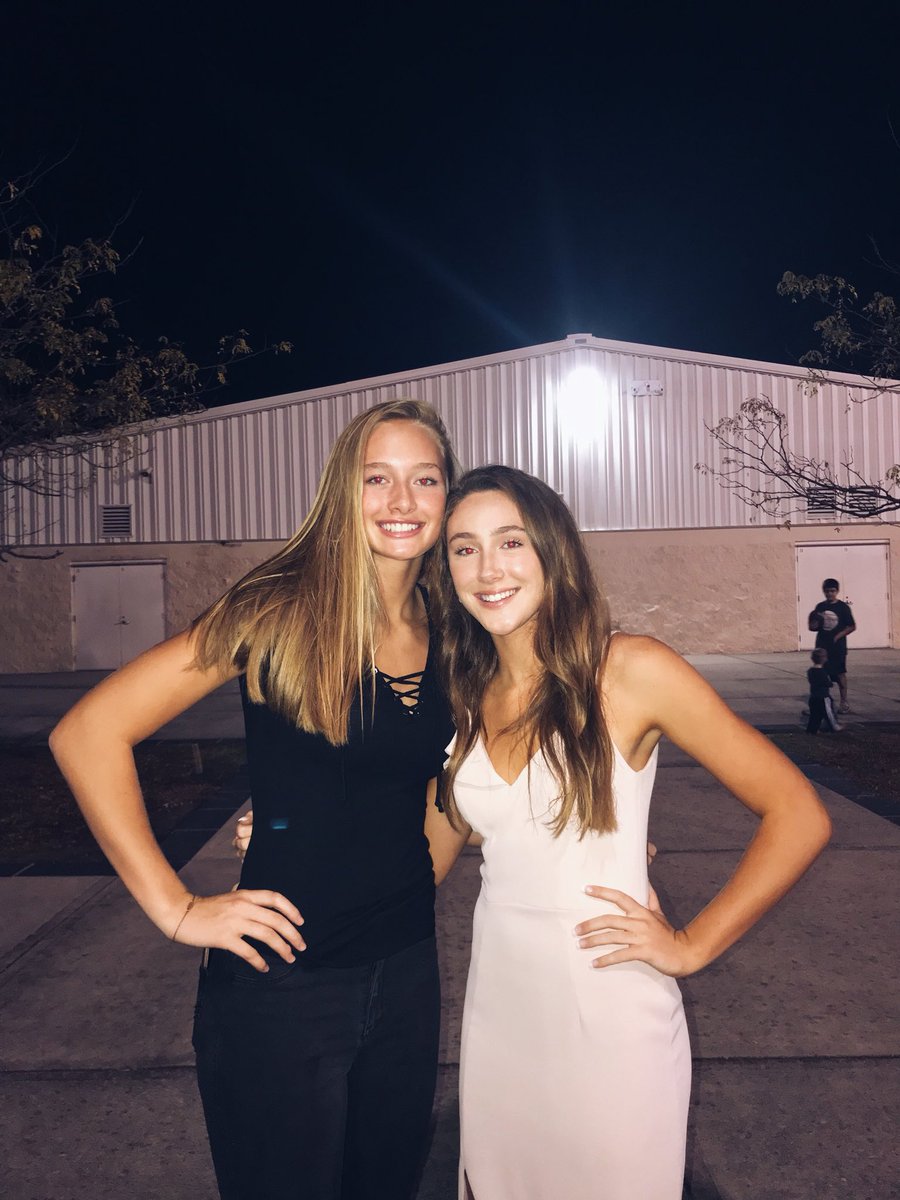 tessaraemiller's tweet photo. MY GIRLS CAN FINALLY PLAY AGAIN !!  #clearingszn https://t.co/kC0z5f77pI