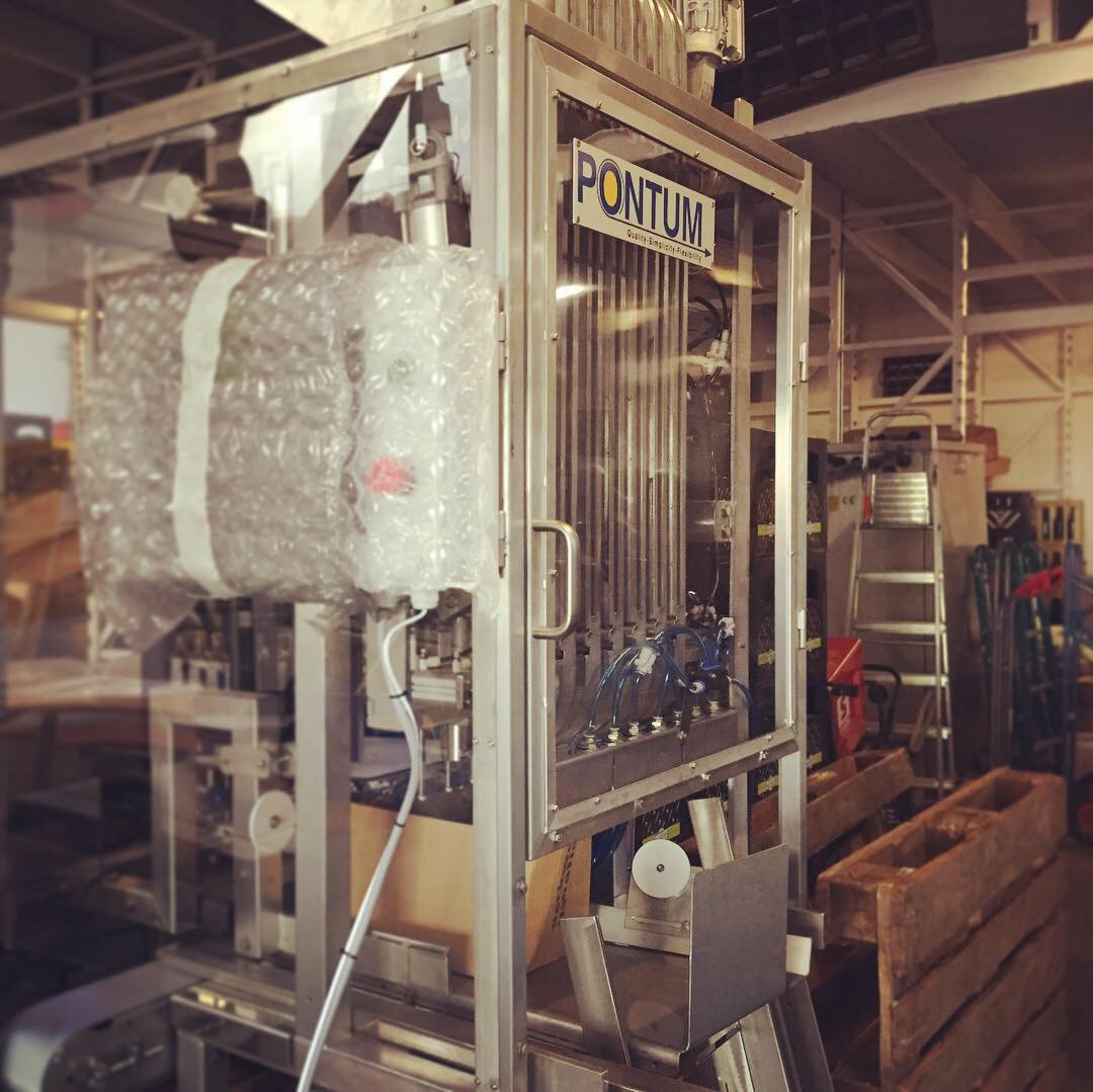 Whoohoo! Der neue Flaschenfüller aus Schweden ist endlich da!
.
#brewbaker #brewerslife #brauerei #abfüllung #berlincraftbeer #ohhappyday #pontum #instabeer #craftbee