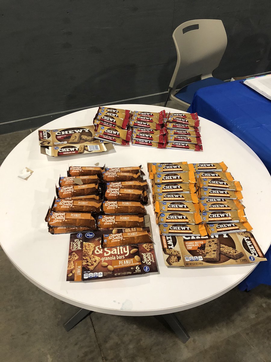 LonestarCHSP's tweet photo. Thanks Geri for our nutritional breakfast to celebrate another Wellness Wednesday!! #WellnessWednesday #Hawsome #HasletHawks @gmcgufUPS https://t.co/pksU7GlQPS