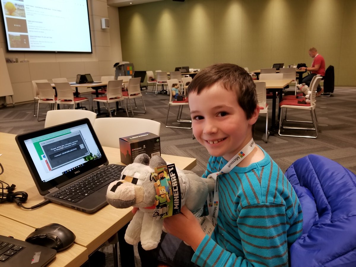 alanmorin's tweet photo. Engaged students are empowered students! #PlayCraftSummit https://t.co/ZGSw2mWGXL