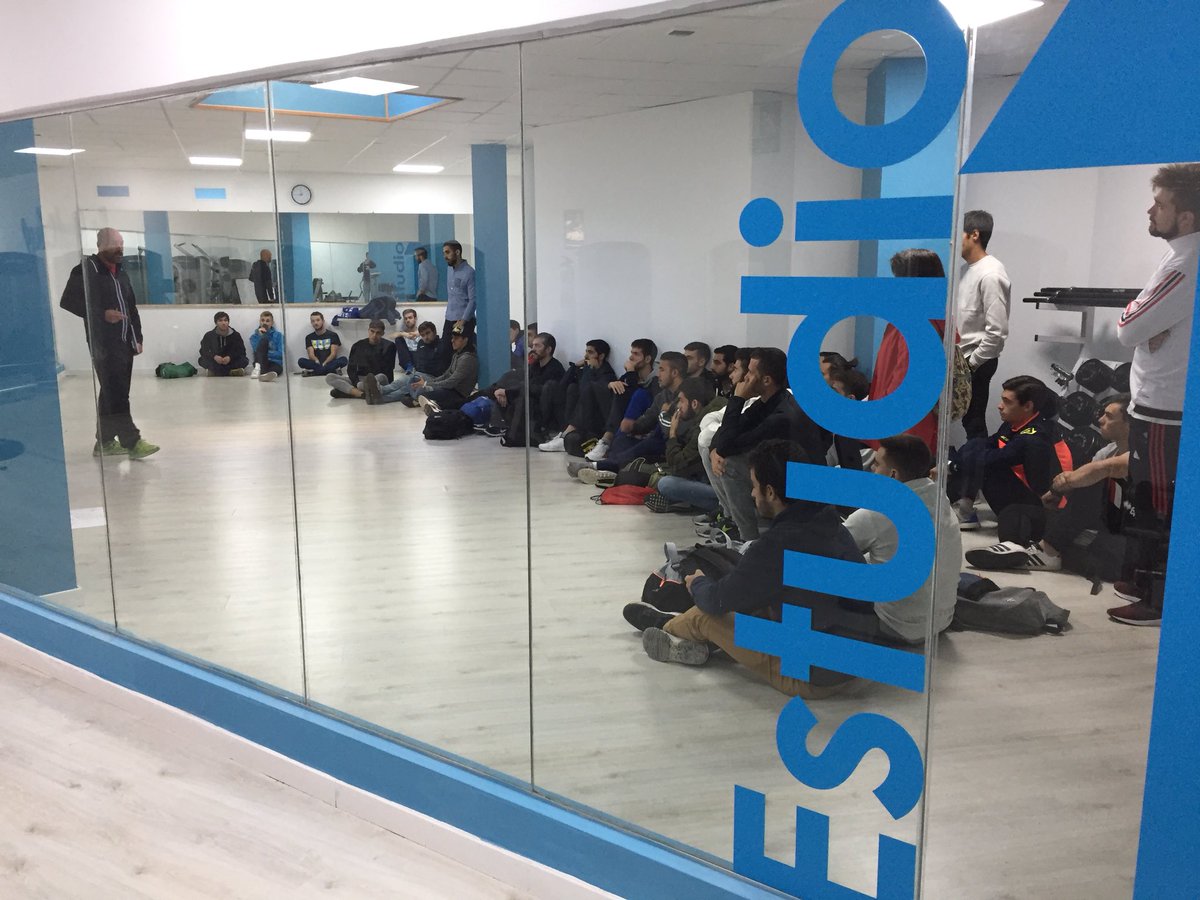 CCAFyD_UCJC's tweet photo. Los alumnos de 3° #CCAFD visitan y conocen de mano de @DynamicLifeFit #Cercedilla los pasos y requisitos necesarios para planificar, diseñar y gestionar una #InstalaciónDeportiva privada. Gran instalación y excepcional #masterclass. Gracias Félix #fitness #gimnasio #beactive https://t.co/9pGtNfOE2H