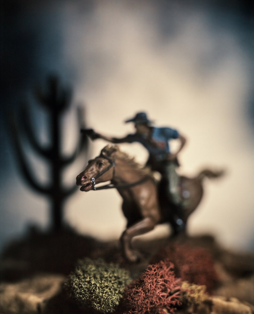 EastmanMuseum's tweet image. Do these images make you nostalgic? What do they remind you of?

#OnViewNow: David Levinthal (American, b. 1949). Untitled, 1989. From the series Wild West. Dye diffusion transfer print (Polaroid Polacolor). George Eastman Museum, gift of an anonymous donor. © David Levinthal