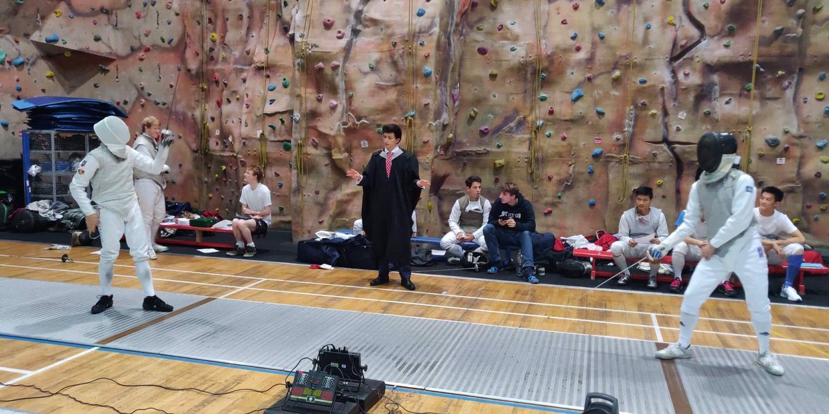 IC_Fencing's tweet photo. That moment when an @imperialcollege graduand turns up to referee your match #OurImperial
#BUCSWednesday #ComeOnIC @SportImperial @RH_Fencing https://t.co/GUOplwN9kf