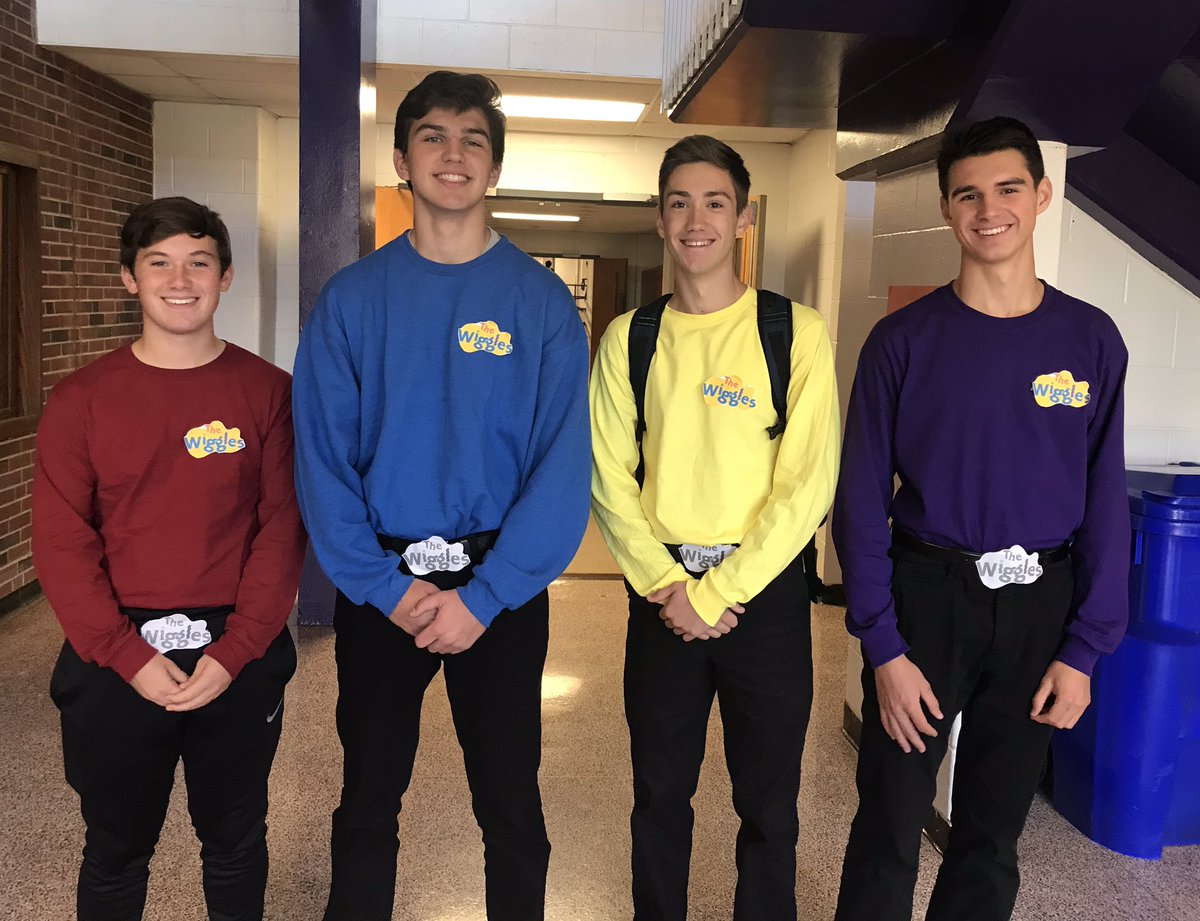 PrincipalCetner's tweet photo. Spirit Week continues at BHS - Lots of students participating in Character Day! #bournespirit #spiritweek2018 #bournecharacters #bourneStuCo @DiBiasiohistory @bournehs @bps_slam https://t.co/0m2U5rCJcG