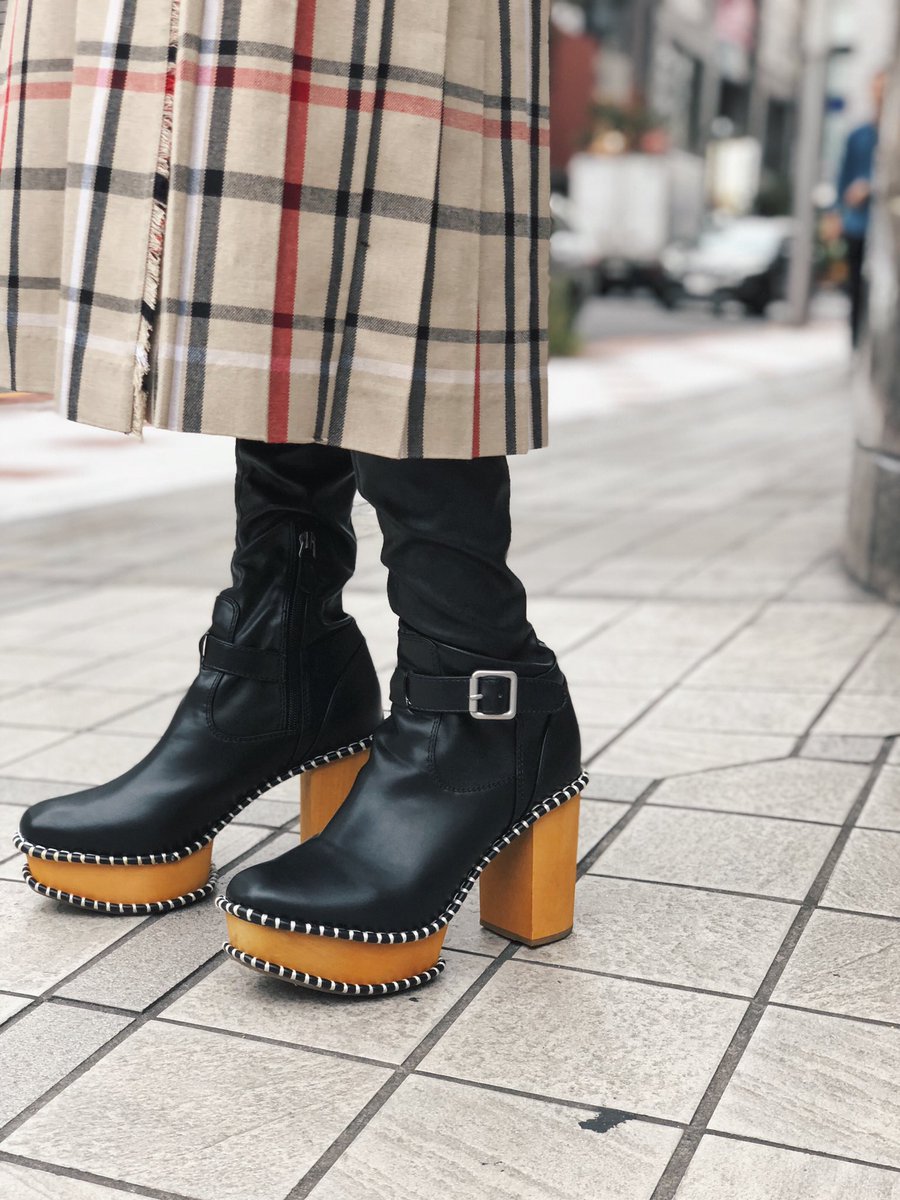 0919tomoko's tweet photo. 大人気のWOOD BOOTSから
LONG BOOTSバージョンで登場 ✨
ロングスカートと合わせるのが
オススメだよ ✌︎
▶️https://t.co/mHe6KNqKOS https://t.co/1IxMD8vCr4