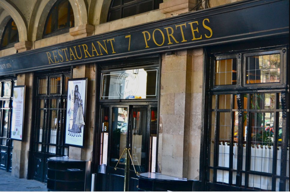 Uno de los restaurantes más antiguos de Barcelona, con 150 años de trayectoria, sigue siendo un punto clave de la buena mesa en la ciudad. Quien quiera comer unos canelones rossini como Dios manda, éste es el sitio. 7 Portes.