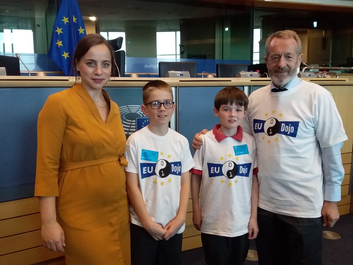 SeanKellyMEP's tweet photo. St Brigids BNS #Killester was well represented in Brussels today. They impressed the MEPs here in the @Europarl_EN with their brilliant coding skills - great work, maith sibh!! https://t.co/VEwAWph60x