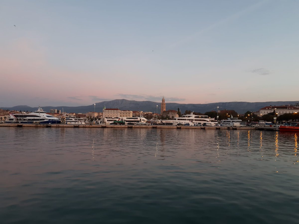 UnivPoliMarche's tweet image. People on the move: oggi a #Spalato per parlare di mobilità forza lavoro, studenti e turisti ma anche di occupazione e aspetti economici e sociali #Adriatico #Ionio.  @aic_forum @AI_NURECC #UniAdrion