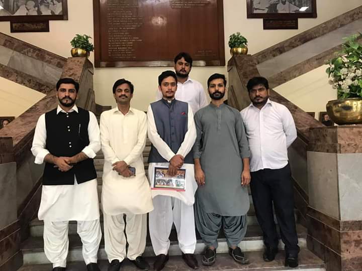 AttshanAliAbbas's tweet photo. Dalegation of National youth assembly Had a great Meeting with Deputy Speaker Sindh Assembly  Rehana Leghari and Secretary Assembly Sindh G.M.umar Farooq The meeting was pleasent and Regarding Session That Nya will be holding in Sindh Assembly.
#NationalAssembly 
#Sindh https://t.co/rJmDiD1lZk