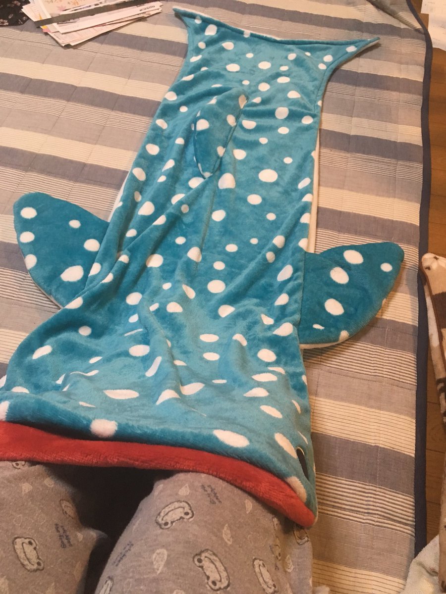 りんこ 七味唐辛子 A Twitter これね しまむらで買ったんだけど可愛いよ ジンベイザメのブランケット 口のとこが空くから喰われることができます