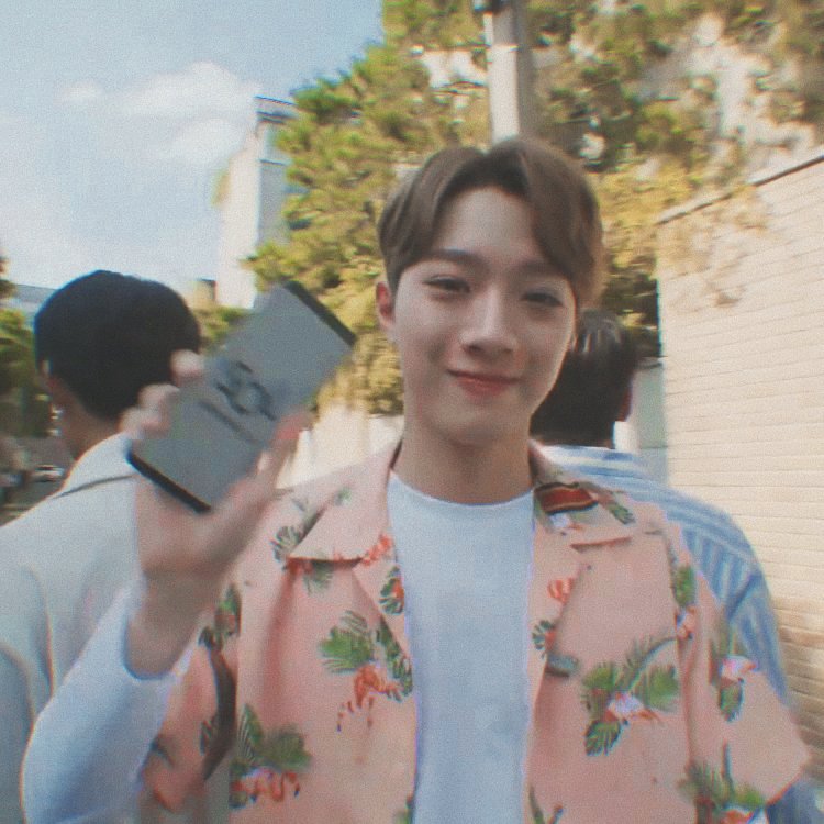 LAILIN__'s tweet photo. 📱📲(*'▽'*)♪
#laikuanlin #WANNAONE
#라이관린 #赖冠霖 #워너원 https://t.co/uBN4aOAd6o