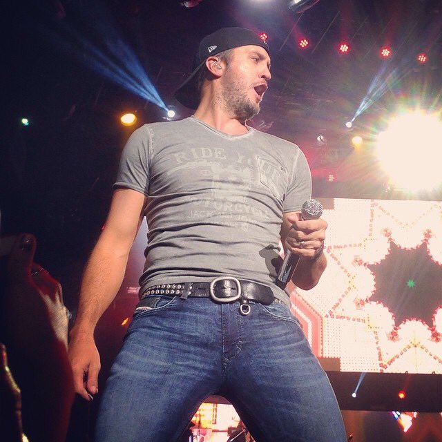 hlovesglitter's tweet photo. Thanks Facebook for reminding me it is not #luketober in Cali like usual 😭. Still one of my favorite photos though. https://t.co/glm1AGFSme