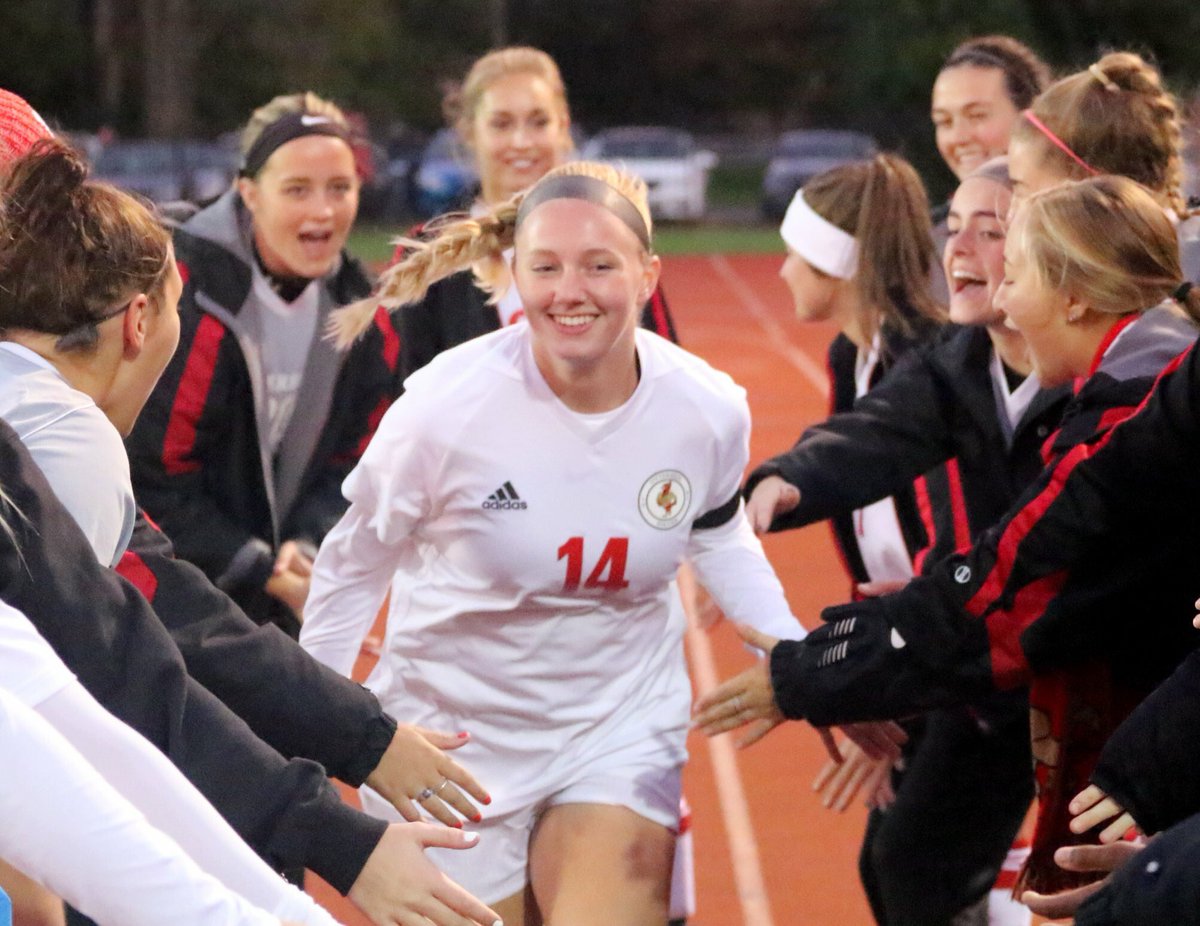 katex_13's tweet photo. When youโre just a really proud roommate: #ThatsMyRoommate #GoCass #GoCards https://t.co/GJ5IsP9tYH