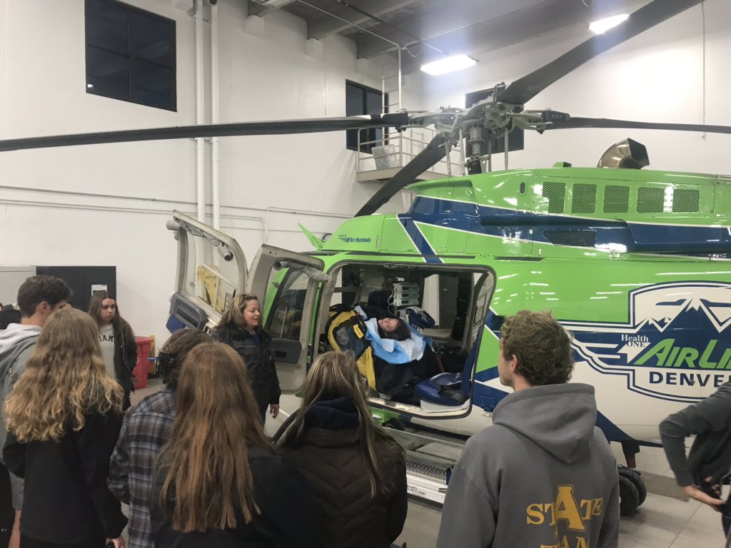 Coach_Craig16's tweet image. The Medicine Class toured an Air Life Helicopter at Sky Ridge today! #ArapClassrooms2018
