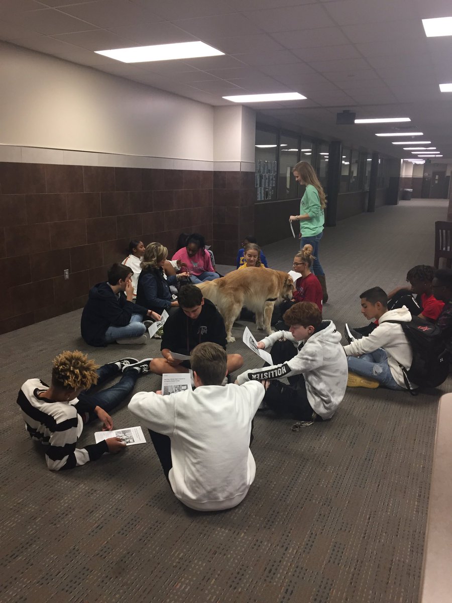 KRyan_Lane's tweet photo. Great things happening at Klein High School! Students get comfortable and confident while reading in the presence of an Angel Paw pup!! @NauBearkat @AngelPawsInc #momentsinklein #P2Pinvestor #reimaginelearning https://t.co/GDVXzXxtx8