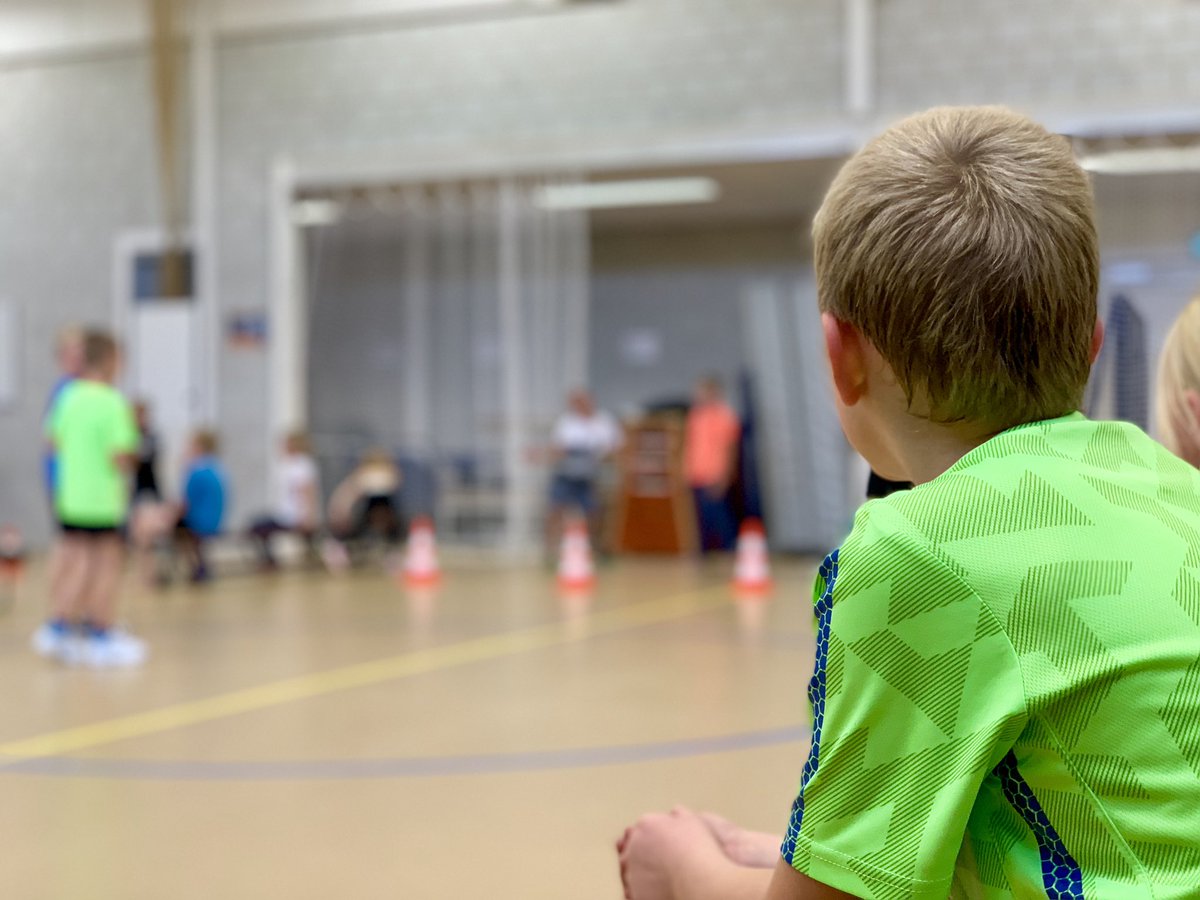 Appingedamgib's tweet photo. Vanmiddag deden 25 kinderen mee met ‘Water &amp; Vuur’ tijdens Sportmix @ Olingertil Appingedam. Woensdag 31 oktober Winkel van Sinkel’! @HuisvoordeSport #blijfbewegen @SOOMarenland @Noordkwartier https://t.co/Rfj5PsGvnb