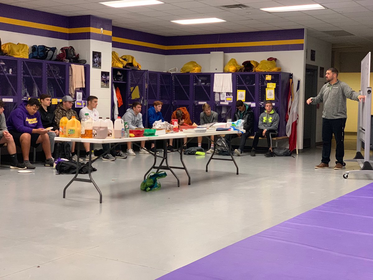 Edgewood_Ath's tweet photo. Thanks to ⁦@b_bachtel⁩ for speaking to the Dogs this morning about UNITY! Great message! WTD https://t.co/nY6O1kwbfK