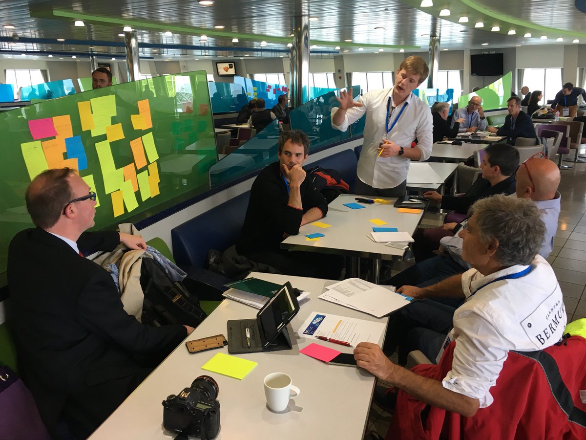 PoleMerBA's tweet photo. #BlueDayEvent @PoleMerBA « navires connectés »:  et en pleine mer à bord de @bferriescorpo , cet après-midi, ateliers émergence de projets ! #cybersécurité » #naviresautonomes #Energiepropre #IoT #passagersconnectes  #smartship https://t.co/XV056RbF3e
