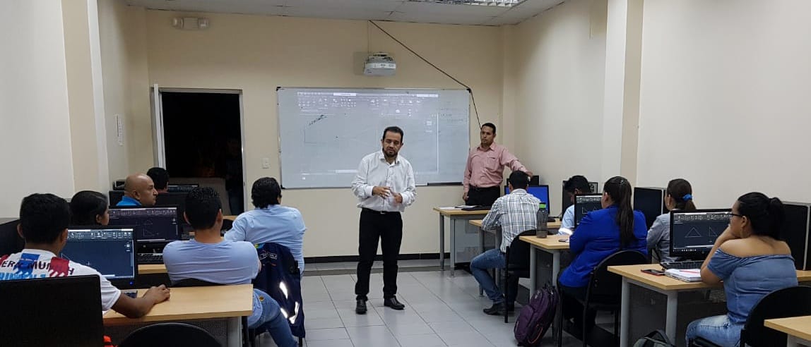 secap_ec's tweet photo. Inicia de manera exitosa #CursoSecap "Dibujo de planos y elementos en tres dimensiones con software AutoCad" en el Centro Operativo de #SantoDomingo. Buenos augurios para nuestros 16 participantes. #Secap52Años con #CapacitaciónParaTodos https://t.co/2NRQkItqw4