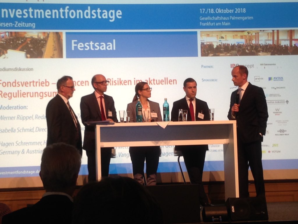 Spannende Diskussionen auf dem #Investmentfondstag der #Börsen-Zeitung. #DWS, #Vanguard, #Lyxor im Gespräch. Leider ist die Geräuschkulisse an den Sponsor-Ständen so hoch, das man nur wenig versteht. Na, vielleicht gibt es eine Berichterstattung😊