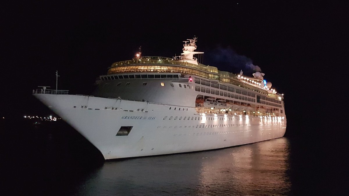 Halifax Seaport (@halifaxseaport) on Twitter photo This morning's early arrival of <a href="/RoyalCaribbean/">Royal Caribbean</a> #GrandeuroftheSeas captured by <a href="/riproren1/">Riproren🇨🇦</a> 📸 This morning's early arrival of <a href="/RoyalCaribbean/">Royal Caribbean</a> #GrandeuroftheSeas captured by <a href="/riproren1/">Riproren🇨🇦</a> 📸