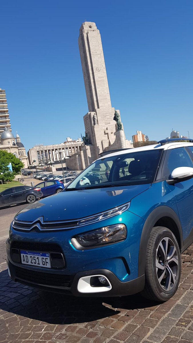 solebereciartua's tweet photo. Arrancó anoche en Rosario en #TestDriveTour del #NuevoSUVC4CACTUS de @citroenarg que recorrerá todo el país hasta el 4 de diciembre! Ingresá en https://t.co/9jhUgYqdPL buscá la fecha de tu ciudad y anotate para probarlo! https://t.co/igc0x1qnxW