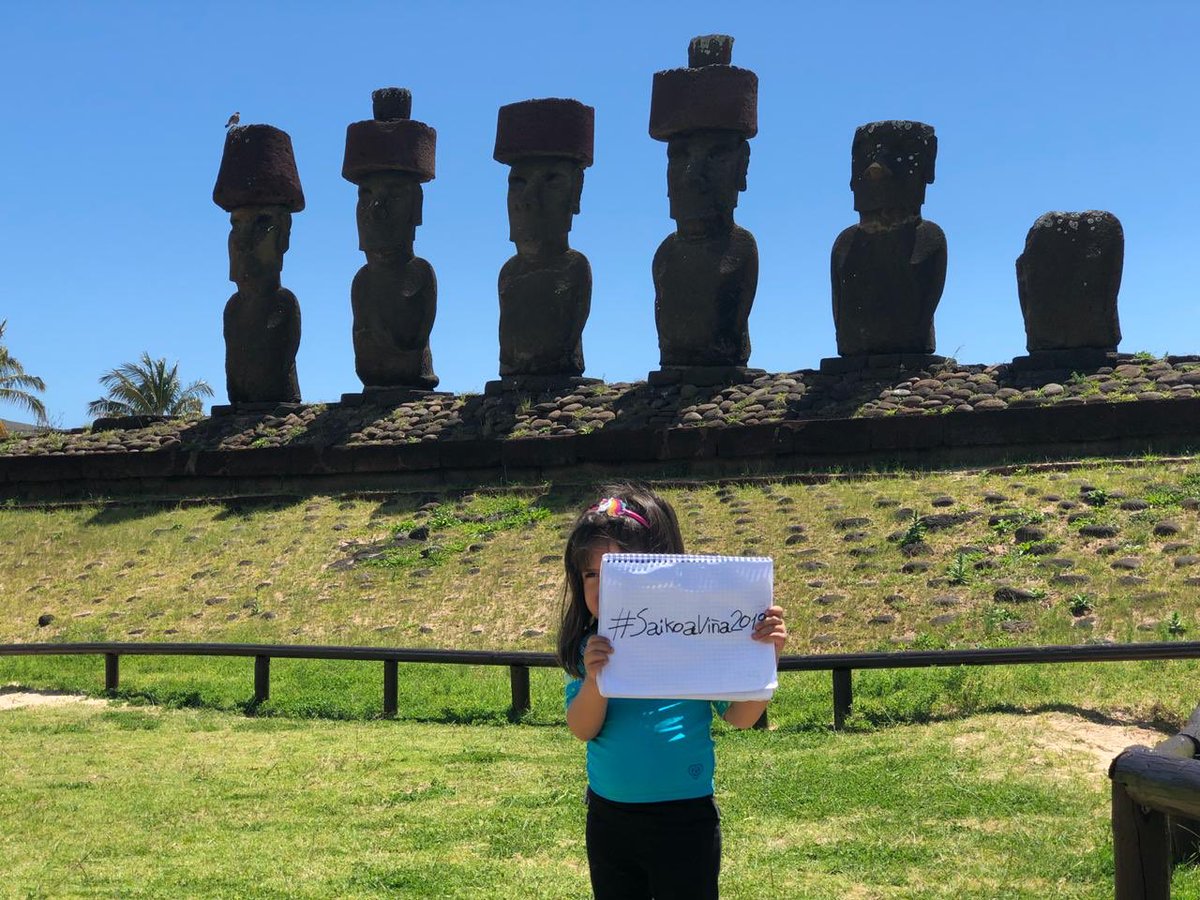 SaikoAdictos's tweet photo. Nuestra amiga y Saiko Adicta @carolinaddp nos envía esta foto desde Isla de Pascua, apoyando nuestra campaña #SaikoaViña2019 
-
Envíanos una foto como la de esta publicación, para contarnos desde donde apoyas nuestra campaña!!
-
#Saiko20Años #Viña2019 #SaikoAdictos @saikomusica https://t.co/UNskzI6lVZ