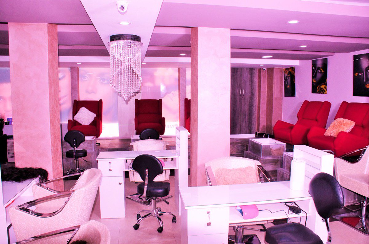 janetmachuka_'s tweet photo. #SparkleParlor Launching in style at Ngong Road at Applewood Adam, Ground Floor Shop No. 003
Discounts:
•Ladies' free hair treatment
•Single massage, free facial
•Couple massage 15% off
•Cancer patients, 50% off on all services
•Offers above valid till 26th Oct
0707261530 https://t.co/eOZtpF4lJi