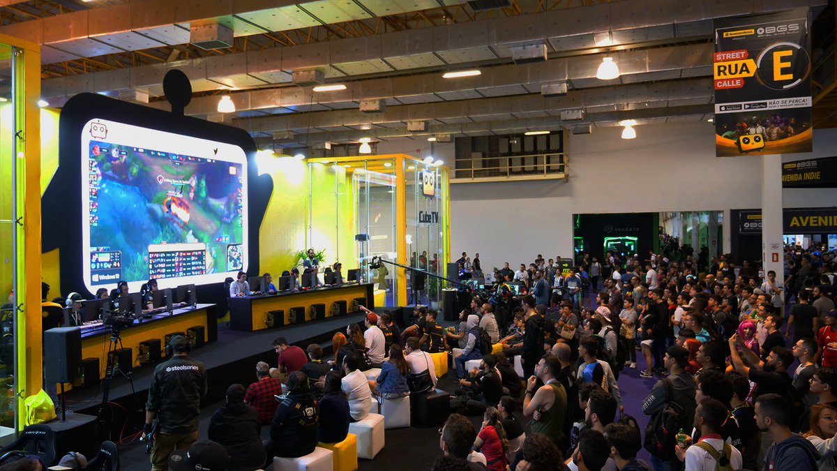 JoinCubeTV's tweet photo. Thanks all for joining us at #CubeTVxBGS and make this week so special for us!It was a precious experience with all gamers and fans there. 
Thanks for everything and everyone at #BGS2018.
Click and Watch Live on Cube TV: https://t.co/Z4fT1qMhTH
#CubeTVxBGS #CubeTV #CubeTVBR https://t.co/8lADk2cCaq