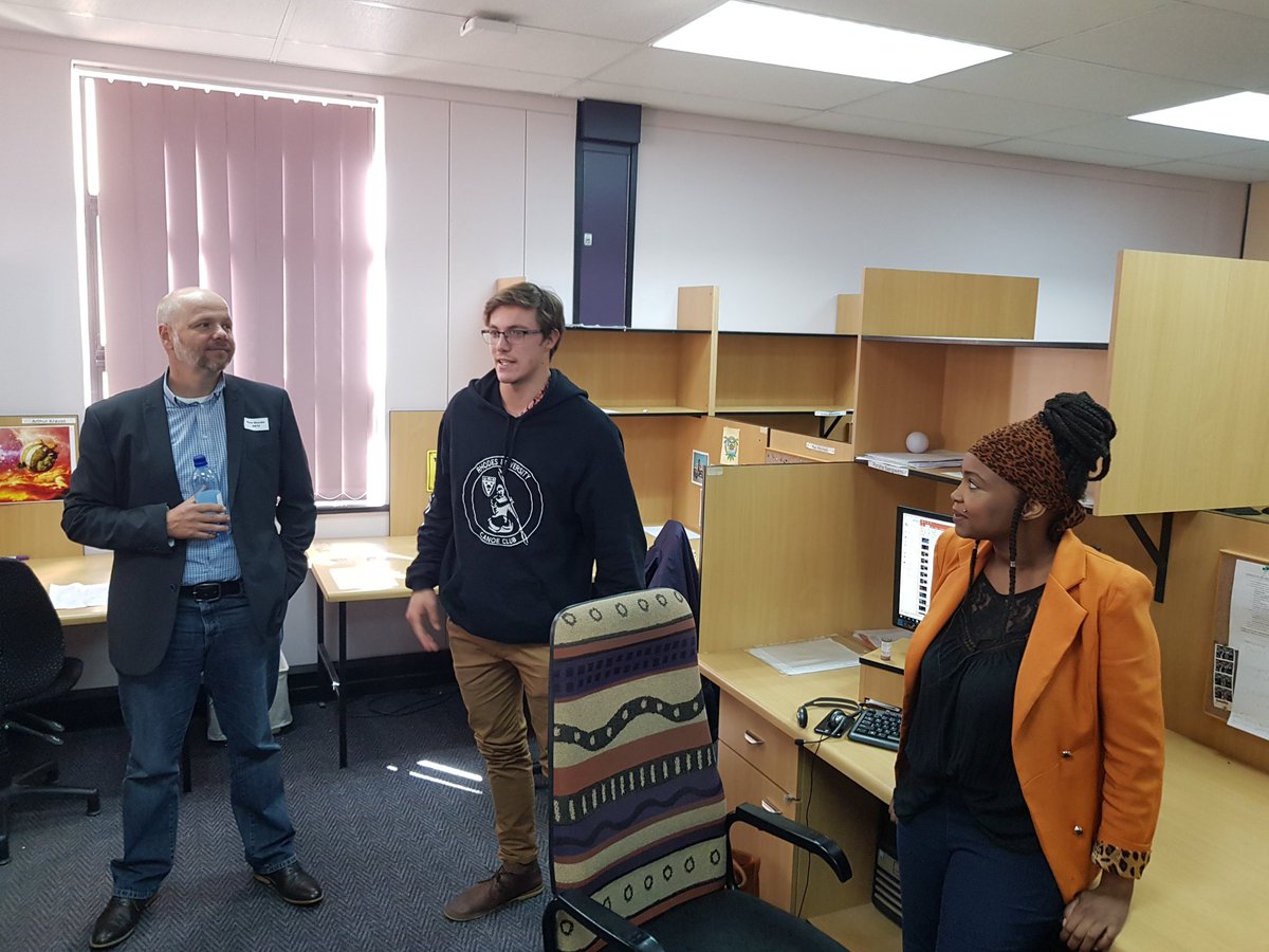Jurie_S's tweet photo. Hons projects - 1 week to go! Great collaboration and learning, finish well teams! @bsgafrica #RhodesIS https://t.co/B7ocQZIQVF