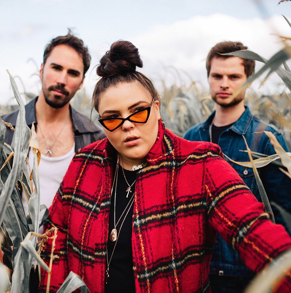 Here's another autumn-ready, female-led playlist: <a href="/LCMDF/">LCMDF</a>, @thandiithandii; <a href="/thenewrespects/">The New Respects</a>, @after_london; <a href="/jeliofthebirds/">Jealous of the Birds</a>, <a href="/SaltAshes/">Salt Ashes</a>; <a href="/sofidelatorre/">SOFI DE LA TORRE</a>, <a href="/elheist/">Elheist</a>; <a href="/weareider/">IDER</a>, <a href="/BangBangRomeo/">𝙱𝙰𝙽𝙶 𝙱𝙰𝙽𝙶 𝚁𝙾𝙼𝙴𝙾</a>; <a href="/Lucymaywalker/">Lucy May Walker</a>, <a href="/AliChater/">alice chater</a>; <a href="/_naations/">NAATIONS</a>, <a href="/doloreshazeband/">DOLORES HAZE</a>...
musicmusingsandsuch.com/musicmusingsan…