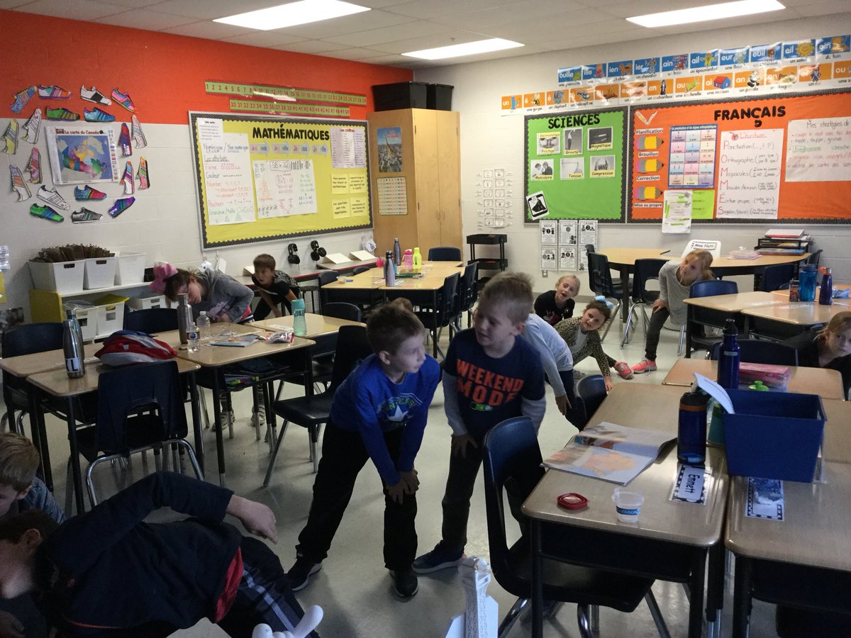 MmePilutti_LDSB's tweet photo. Many students were in the blue zone this morning feeling tired, we decided to take 10 minutes before our literacy centres to wake up! #DPAeveryday #meetstudentneeds https://t.co/yq8hYbGeRe